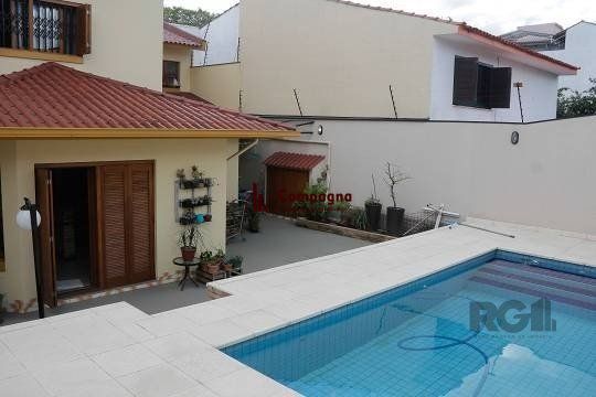 Excelente casa de 287m² com 3 dormitórios e 4 vagas. — foto 3