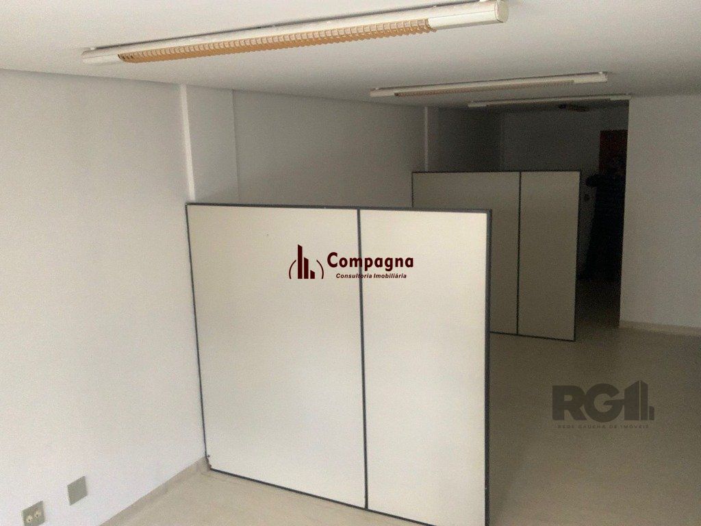 Sala comercial de 36m² no bairro Menino Deus — foto 5