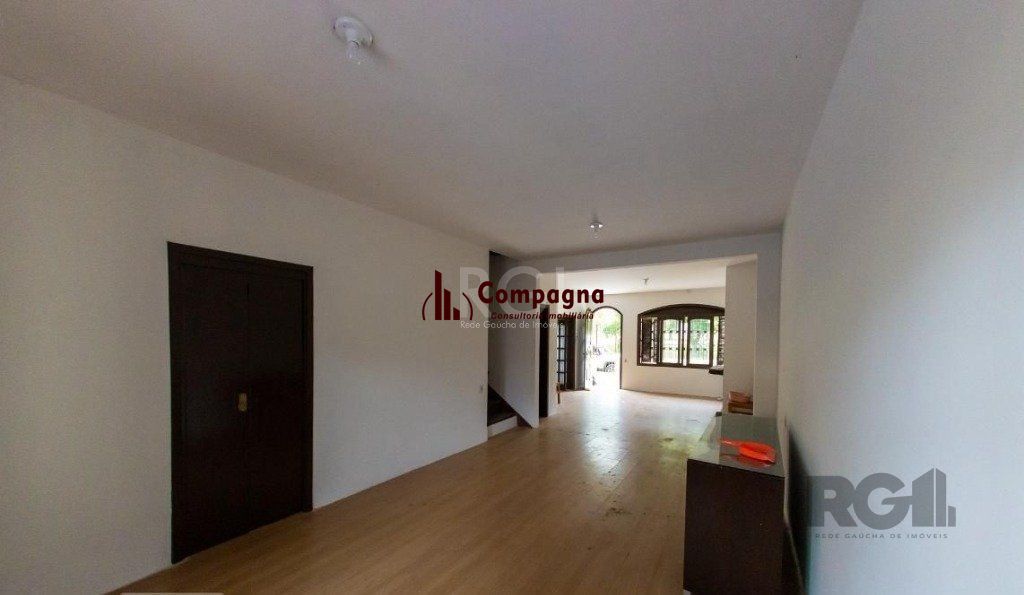 Casa para Venda - 450m², 4 dormitórios, sendo 3 suites, 5 vagas - Nonoai — foto 2