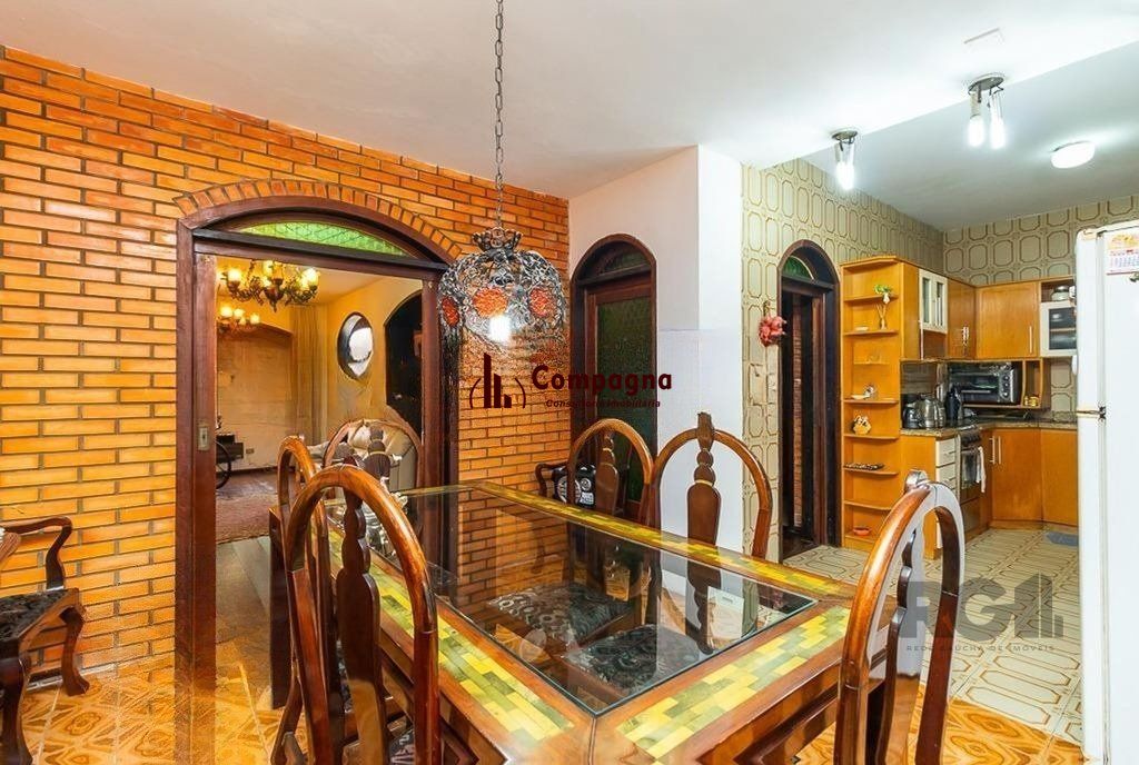 Casa de 245m² com 5 dormitórios no bairro Sarandi — foto 5