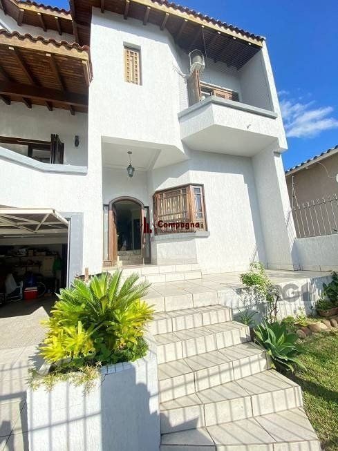 Excelente casa de 300m² com 4 dormitórios no bairro Sarandi. — foto 2