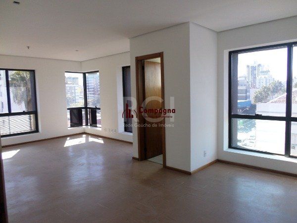 Sala Comercial à venda, 38m², Menino Deus - Porto Alegre — foto 2