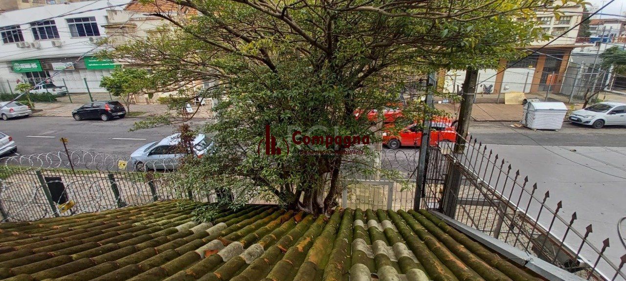 Sobrado para Venda - 110m², 4 dormitórios, sendo 1 suites, 2 vagas - Floresta