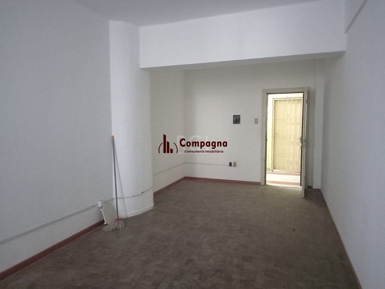 Sala Comercial à venda, 28m², Centro Histórico - Porto Alegre — foto 2