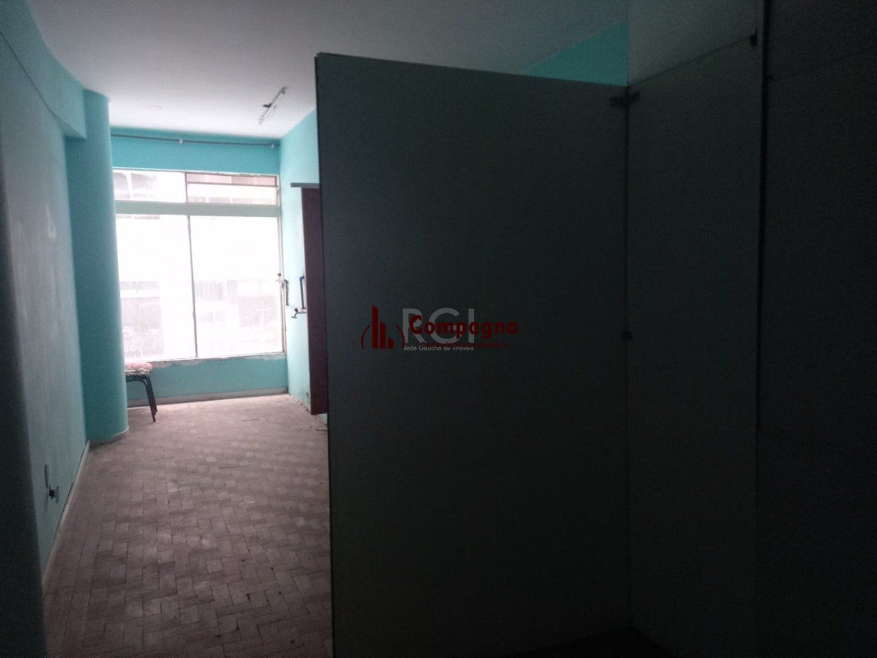 Sala Comercial à venda, 28m², Centro Histórico - Porto Alegre — foto 2