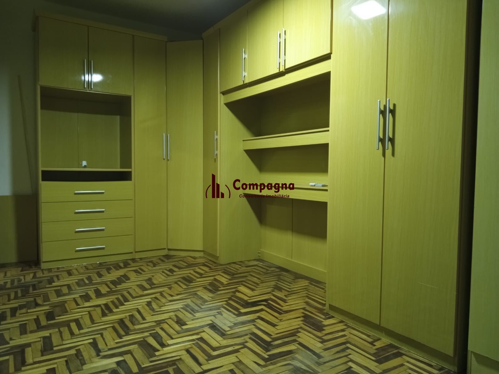 Apartamento um dormitório térreo com terraço lateral — foto 4