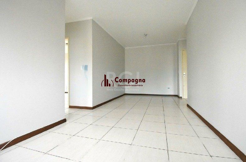 Apartamento de 2 dormitórios, 1 vaga de garagem coberta e escriturada. — foto 3