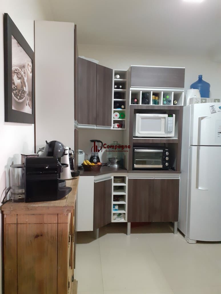 Casa quatro dormitórios ( 1 suíte) garagem ( 2 carros) — foto 4