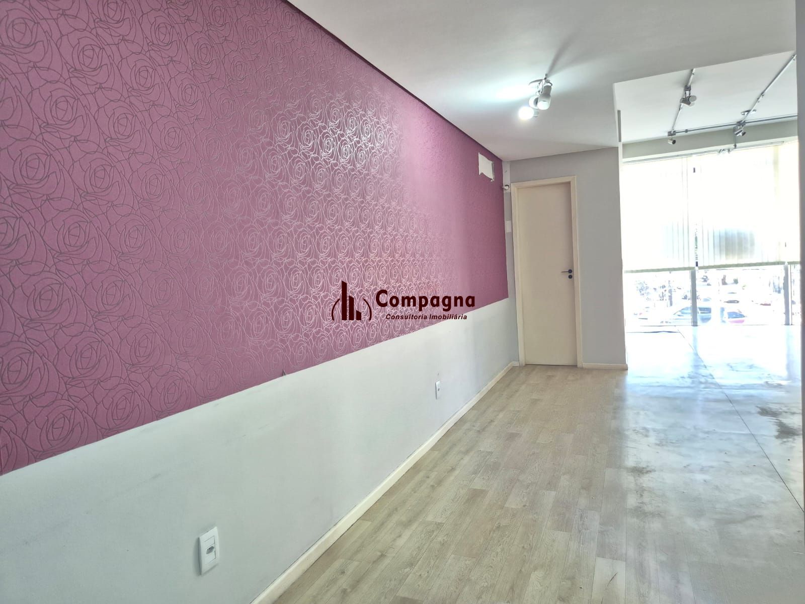 Sala comercial desocupada — foto 2