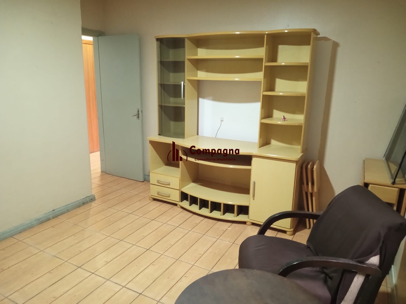 Apartamento um dormitório térreo com terraço lateral — foto 2