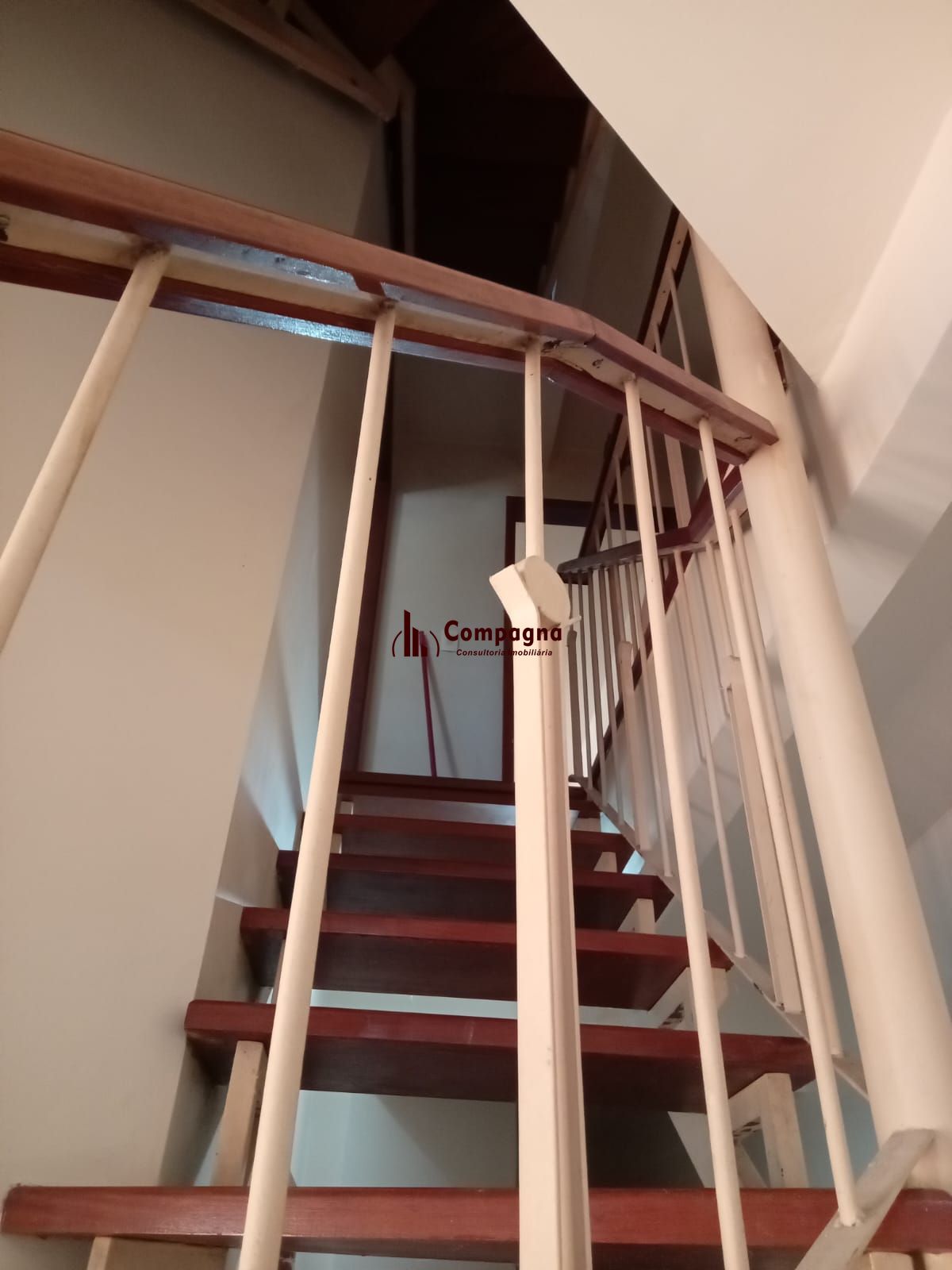 Ótima Casa com 4 Dormitórios no Bairro Cidade Baixa — foto 5
