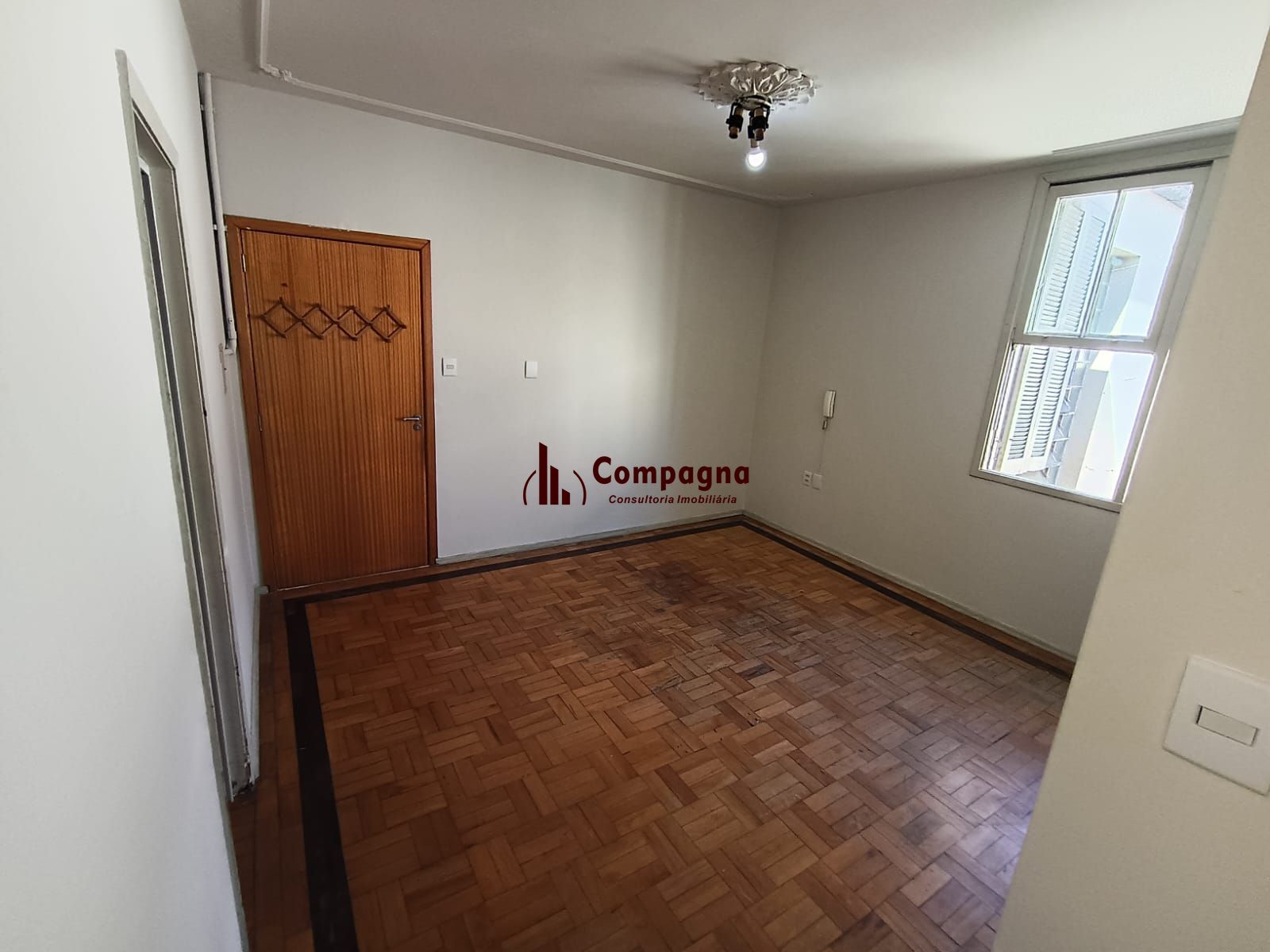 Apartamento 2 dormitórios- Menino Deus. — foto 2