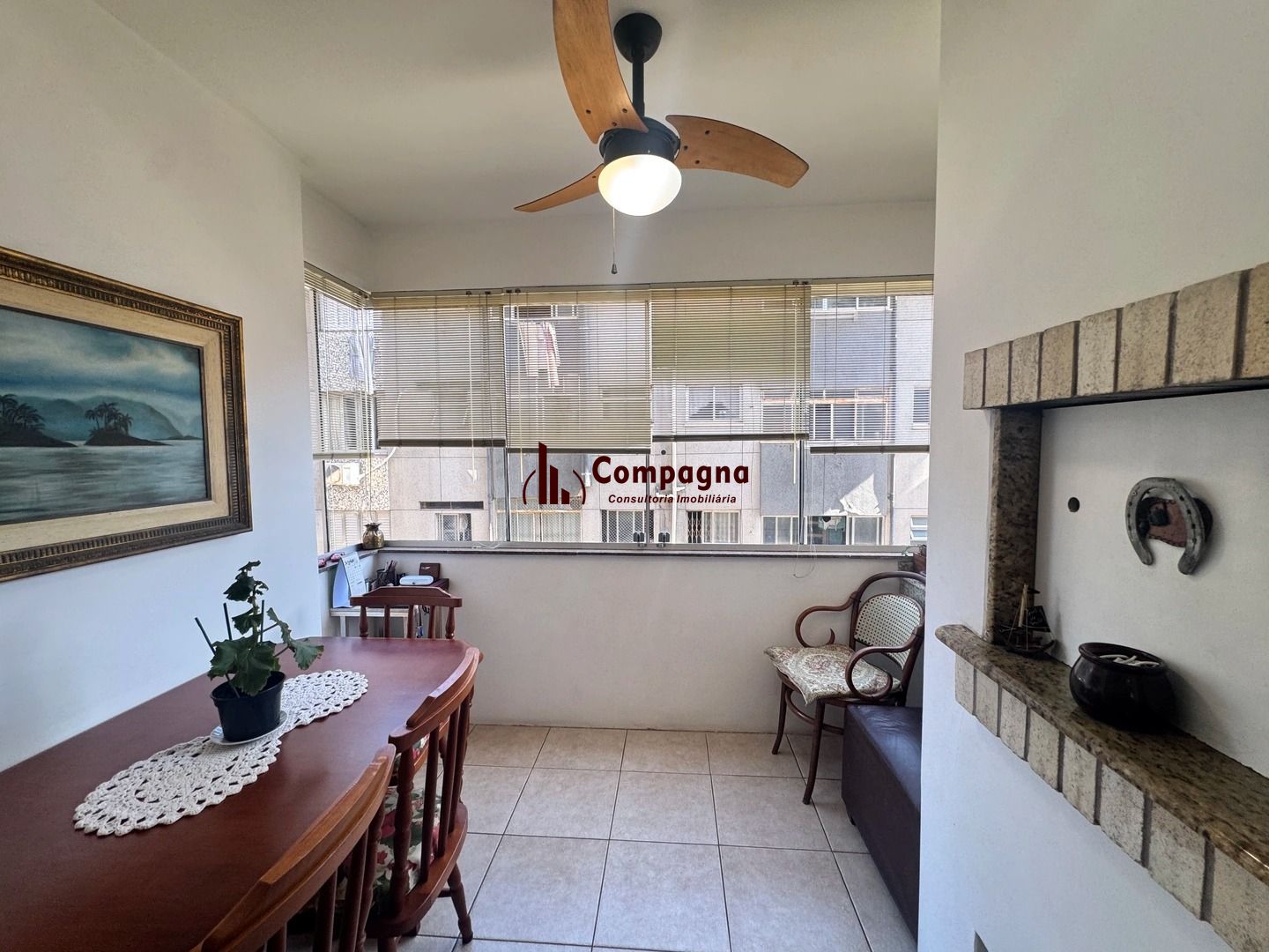 Apartamento dois dormitórios ( uma suíte) garagem/depósito Bairro Menino Deus — foto 4