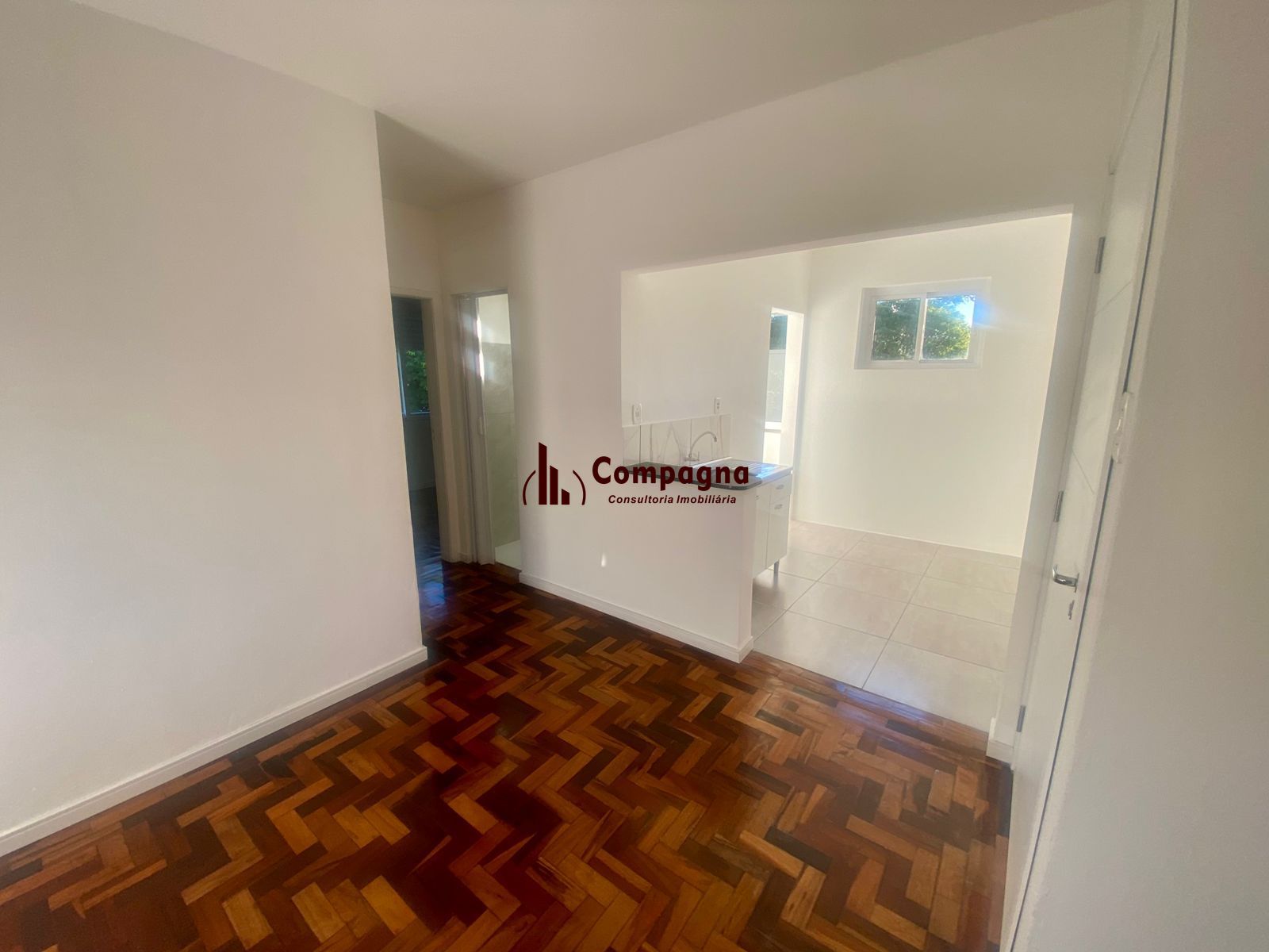 Apartamento 2 dormitórios reformado 50m2 bairro Menino Deus — foto 2