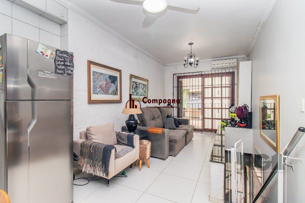 Casa para Venda - 110m², 2 dormitórios, sendo 1 suítes, 2 vagas - Menino Deus — foto 3