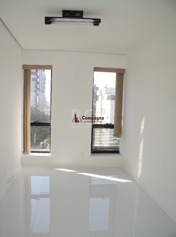 Conjunto/Sala para Venda - 40m², 0 dormitórios, Menino Deus — foto 4