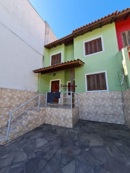 Casa de 3 dormitórios, apenas uma quadra da Av. Edgar Pires de Castro — foto 2