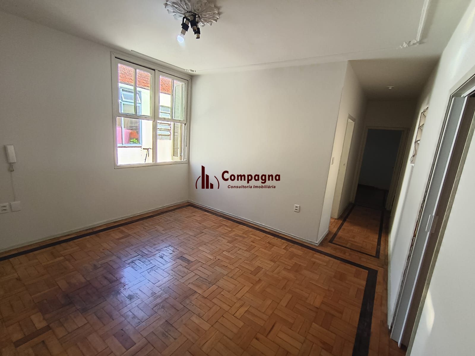 Apartamento 2 dormitórios- Menino Deus. — foto 3