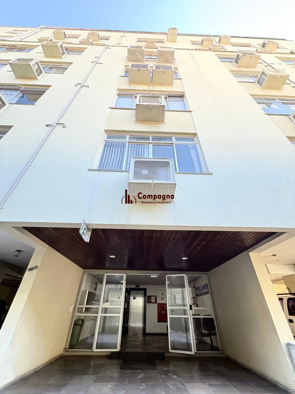 Sala comercial desocupada — foto 2