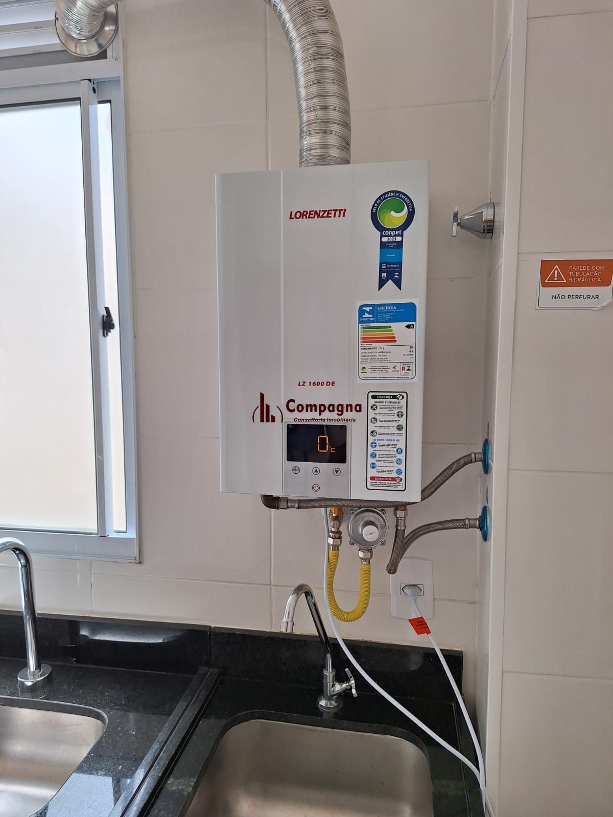 Apartamento 02 dormitorios com estacionamento privativo - Cavalhada — foto 4