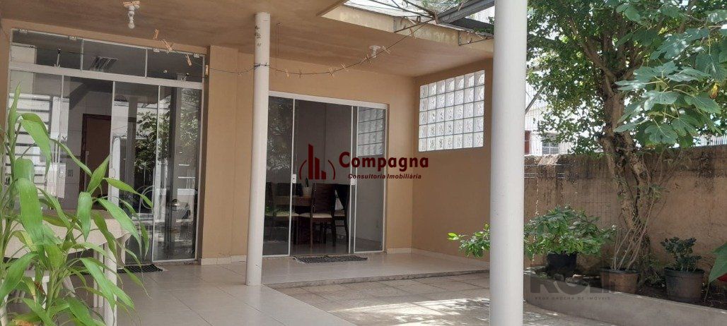 CASA DE ALVENARIA  2 PAVIMENTOS, NO BAIRRO MEDIANEIRA/GLORIA — foto 2