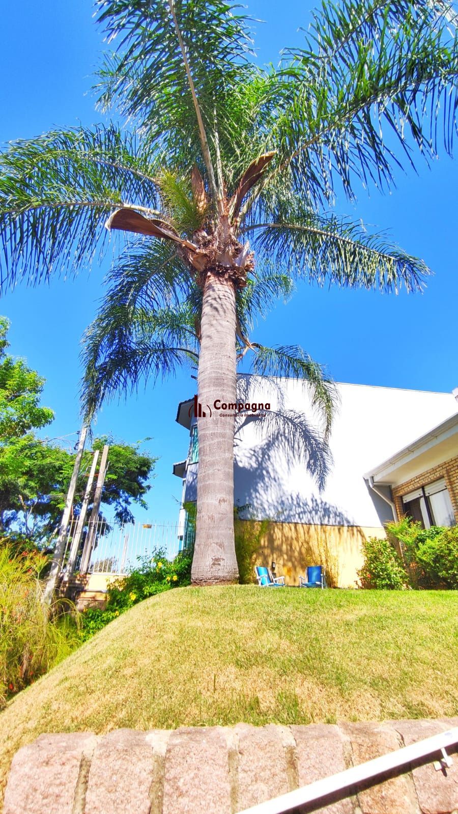 Casa com 4 Quartos e 2 banheiros e  2 Suites à Venda, 153 m² por R$ 990.000 — foto 3