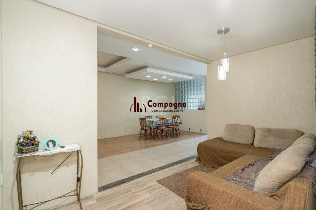 Casa para Venda - 259m², 4 dormitórios, sendo 1 suites, 4 vagas - Coronel Aparício Borges — foto 4