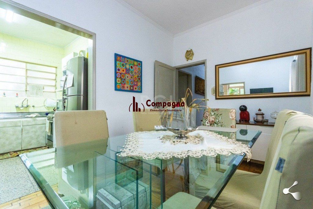 Casa para Venda - 221m², 4 dormitórios, sendo 1 suites, 2 vagas - São Geraldo
