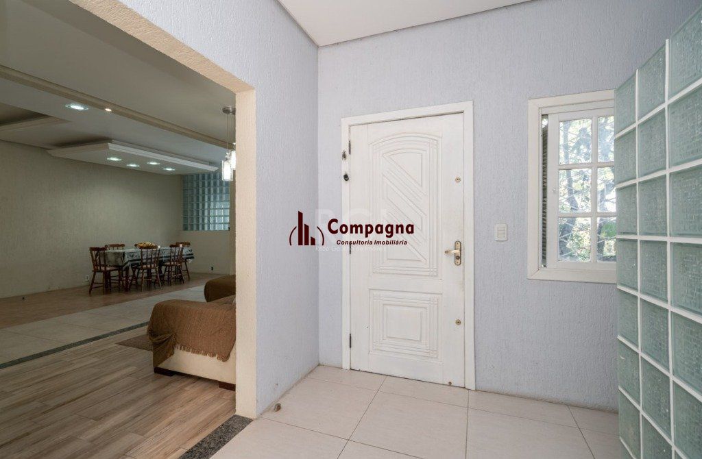 Casa para Venda - 259m², 4 dormitórios, sendo 1 suites, 4 vagas - Coronel Aparício Borges — foto 3