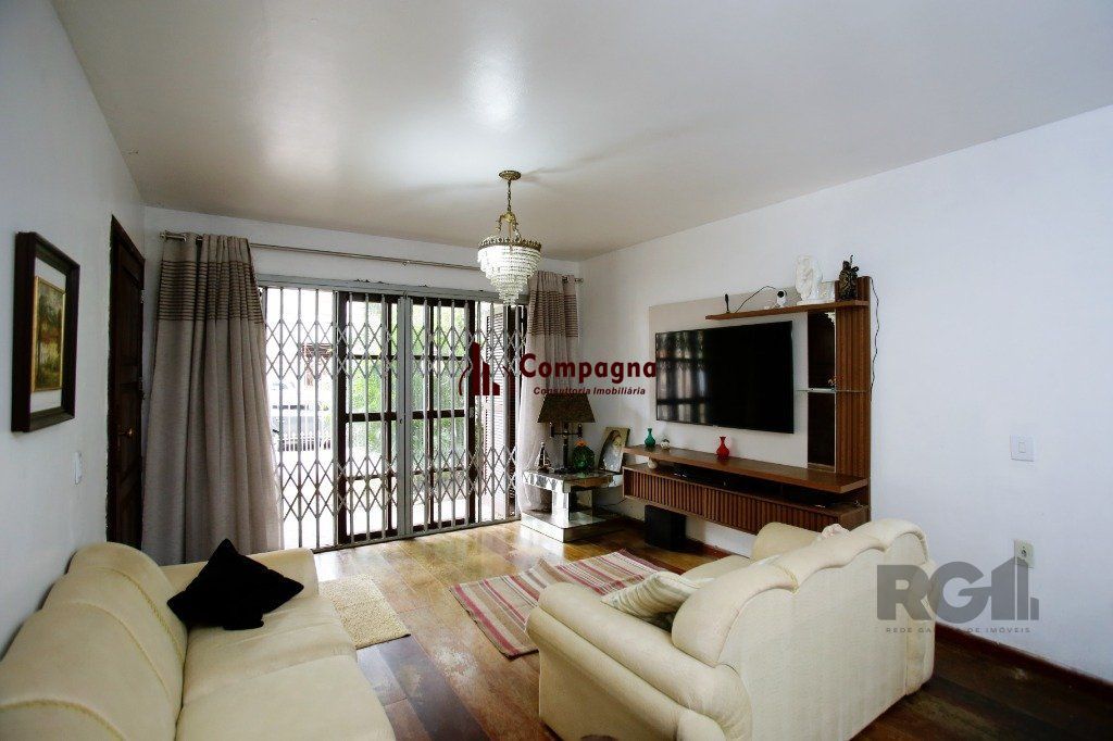Casa 3 Dormitório(s) Bairro Petrópolis