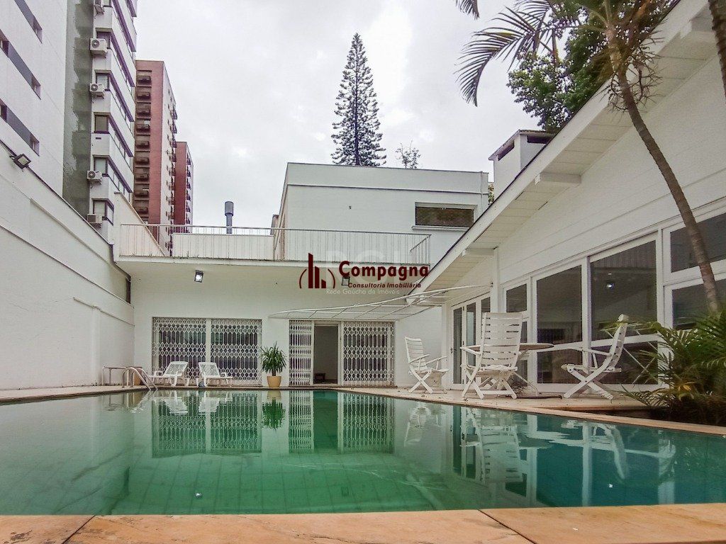 Casa Comercial de Luxo no Centro da Cidade - Oportunidade Única!