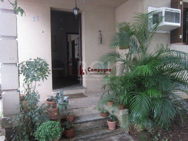 Casa para Venda - 137m², 1 dormitório, sendo 1 suites, 4 vagas - Floresta