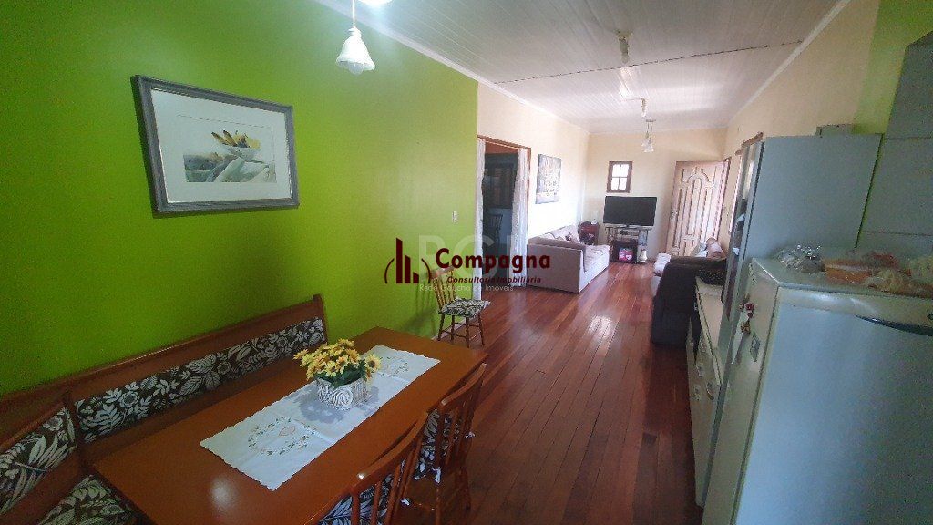 Casa para Venda - 290m², 4 dormitórios, sendo 2 suites, 2 vagas - Cascata