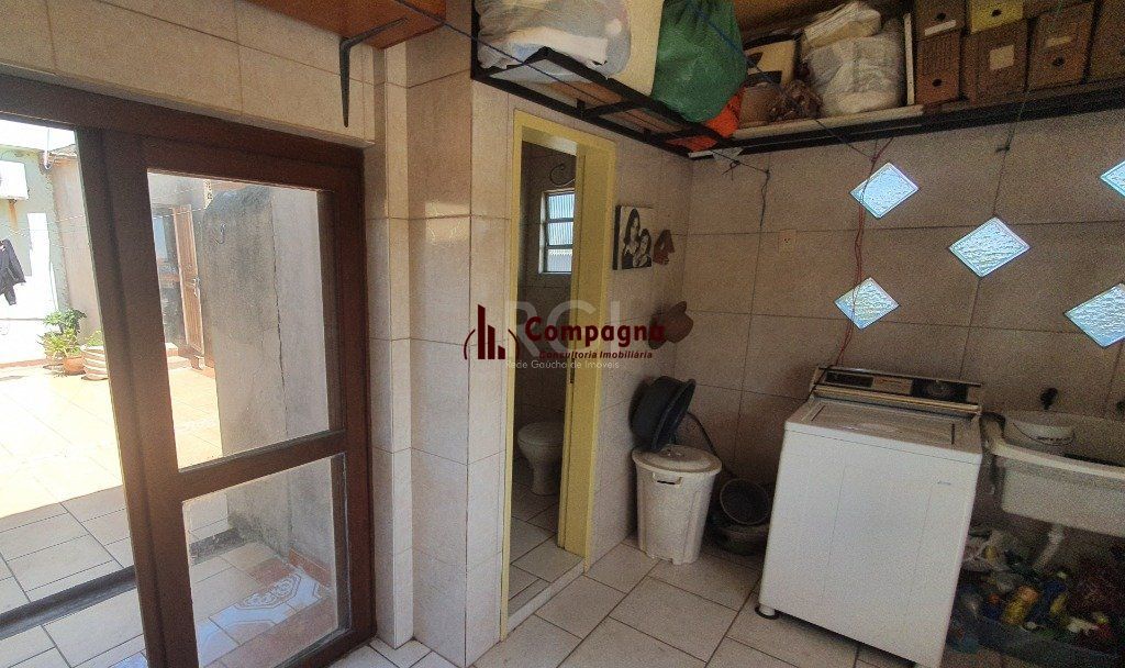 Casa para Venda - 290m², 4 dormitórios, sendo 2 suites, 2 vagas - Cascata — foto 4