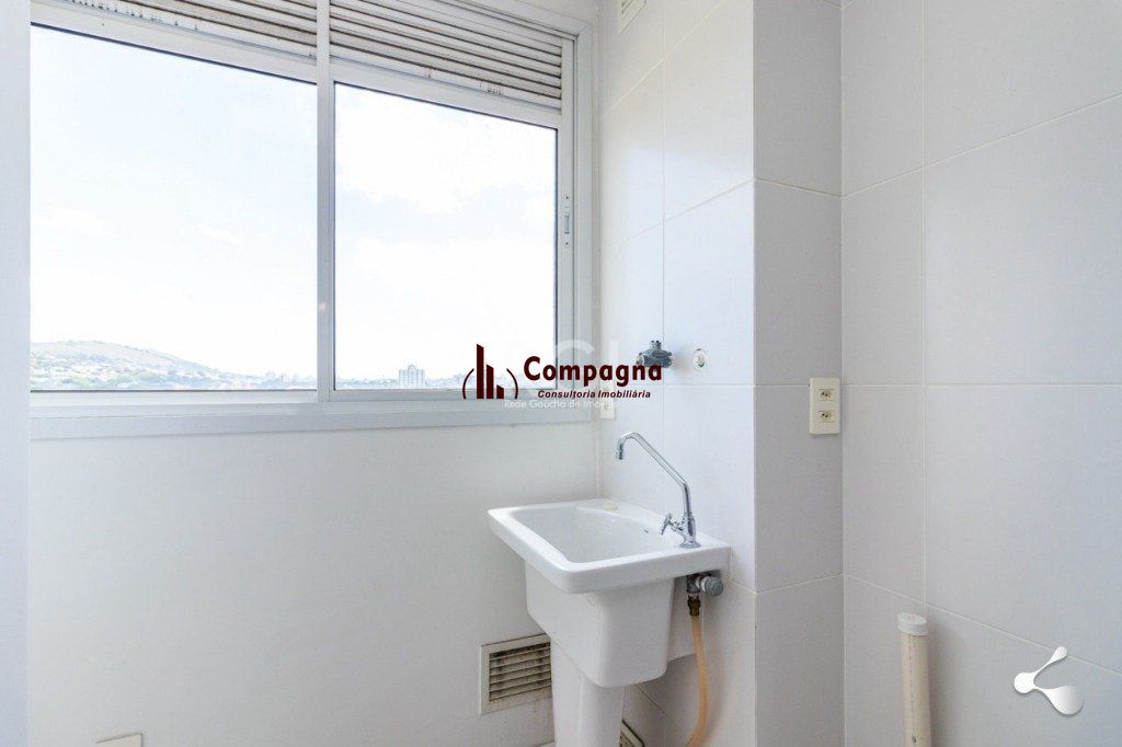 Vende apartamento, 03 dormitórios, living para dois ambientes, banheiro social, cozinha com churrasqueira e área de serviço e garagem. — foto 5