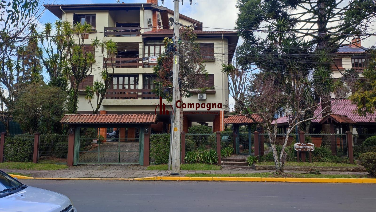02-FACHADA