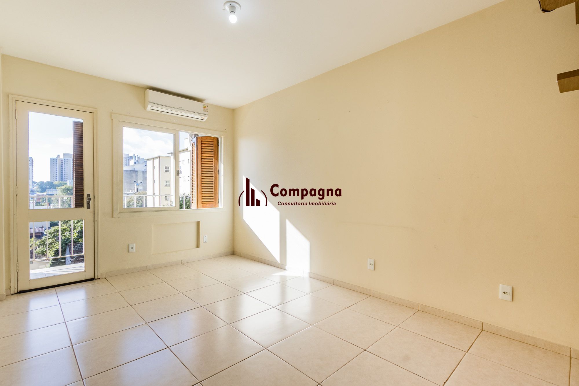 Oportunidade única: Apartamento com dois dormitórios e vaga de garagem à venda no coração do Bairro Higienópolis! — foto 2