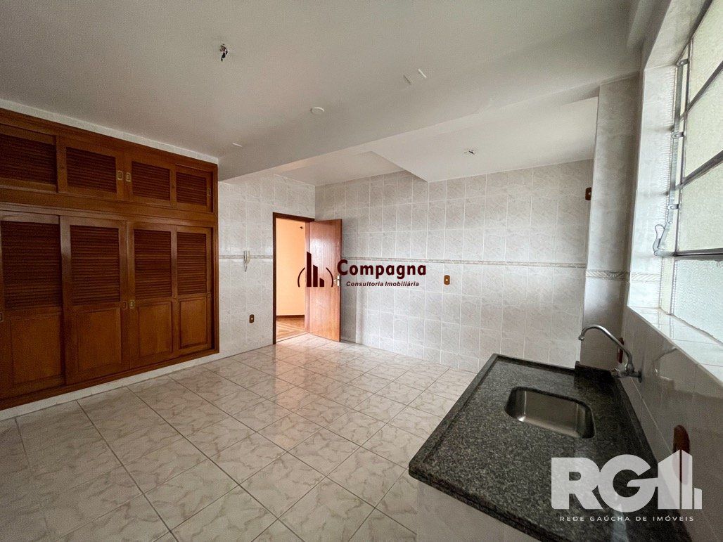 303m2 Apartamento com 5 dormitórios no centro da capital. — foto 5