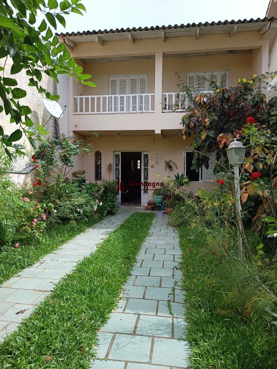 Casa Sobrado Com Excelente localização