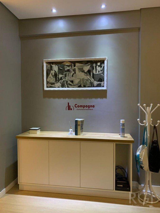 Sala Comercial à venda, 38m², Petrópolis - Porto Alegre — foto 2