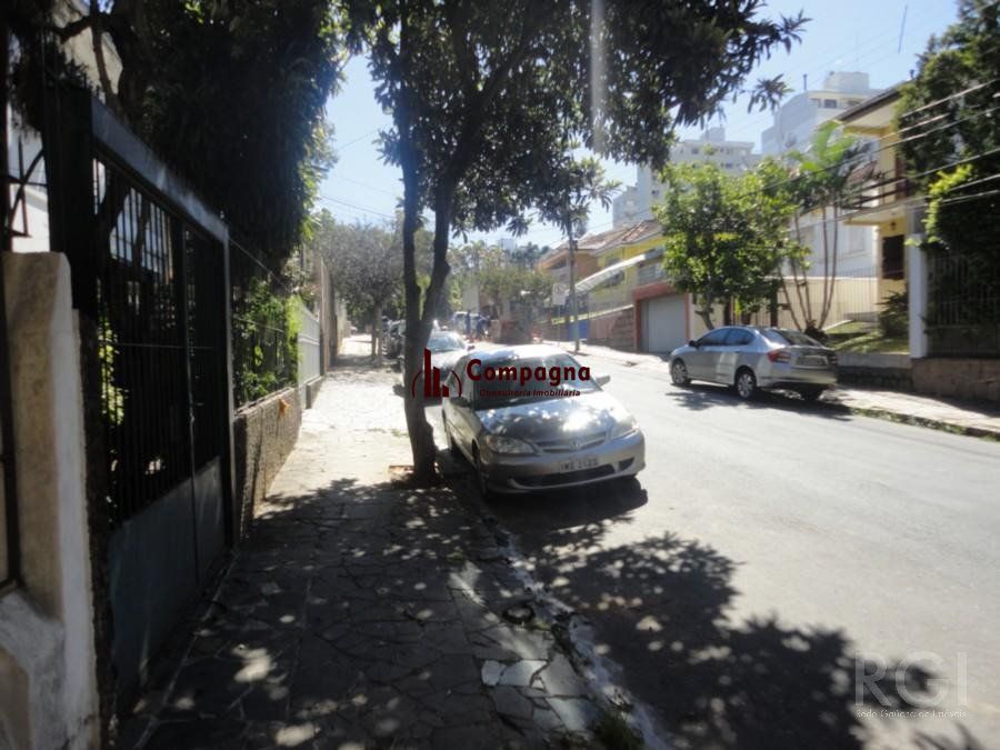 Casa para Venda - 250m², 4 dormitórios, sendo 1 suites, 2 vagas - Petrópolis — foto 5