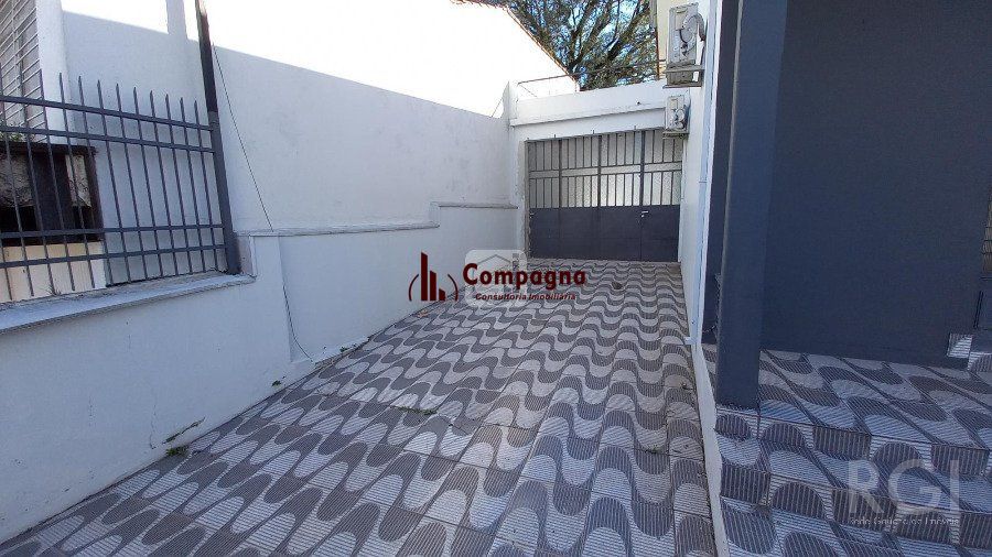 Casa para Venda - 389m², 4 dormitórios, sendo 1 suites, 3 vagas - Nossa Senhora das Dores — foto 4