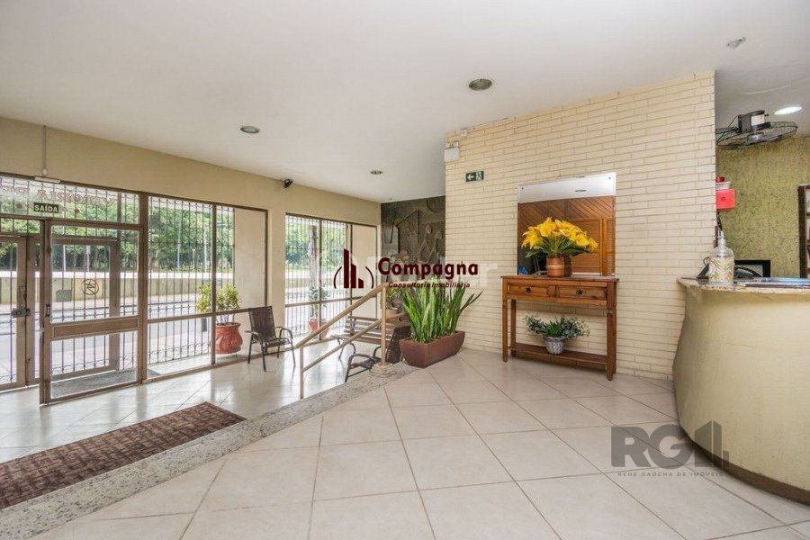 Ampla apartamento 3 dormitorios,living 2 ambientes na Cidade Baixa, com 2 garagem, — foto 2