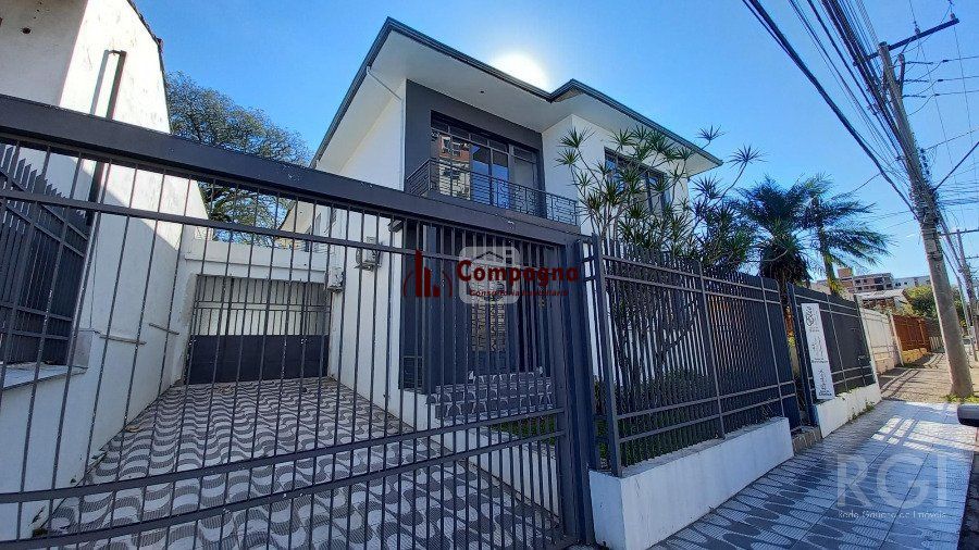 Casa para Venda - 389m², 4 dormitórios, sendo 1 suites, 3 vagas - Nossa Senhora das Dores — foto 1