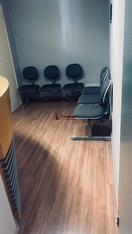 Excelente sala com 33,34m2 de frente, na Assis Brasil, Passo D'areia, semi-mobiliado — foto 3