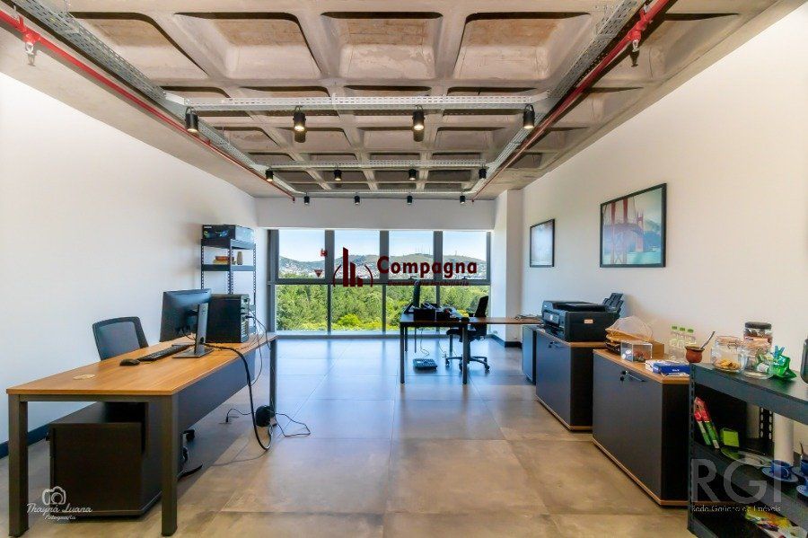 Sala Comercial à venda, 48m², Petrópolis - Porto Alegre — foto 2