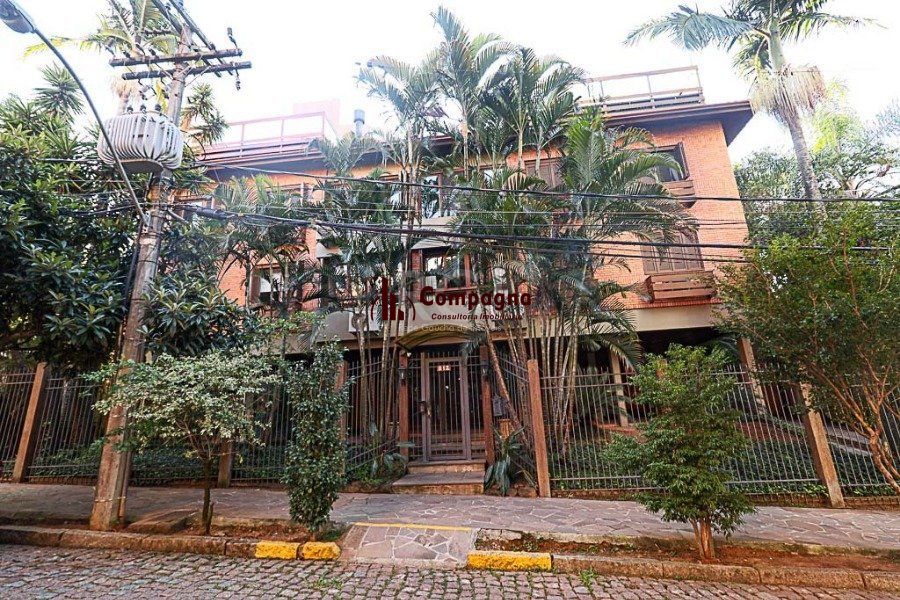 Excelente apartamento de 3 dormitórios , uma suíte , próximo ao Grêmio Náutico União de Petrópolis,