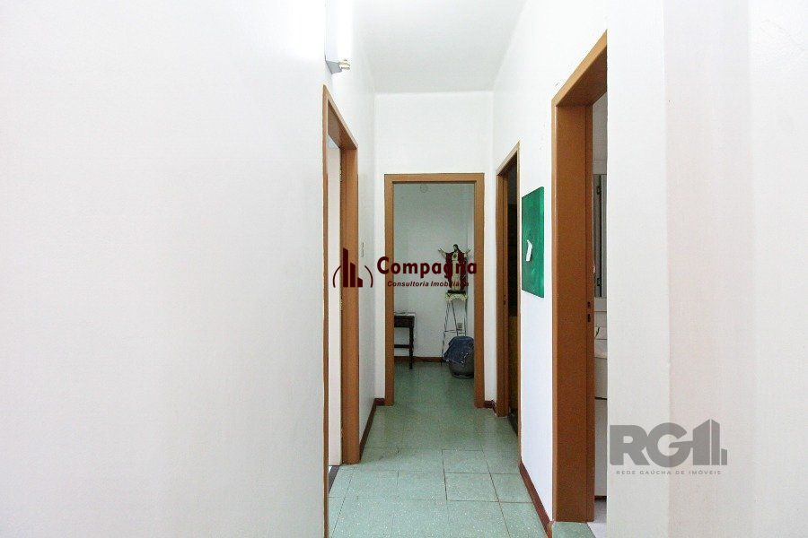 Apartamento a venda na Avenida Alberto Bins com 4 quartos, 2 banheiros, elevador, frente a fundos,  no coração do Centro Histórico de Porto Alegre — foto 5