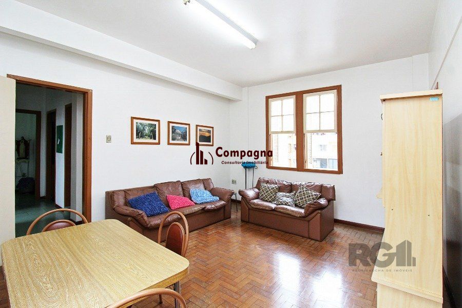 Apartamento a venda na Avenida Alberto Bins com 4 quartos, 2 banheiros, elevador, frente a fundos,  no coração do Centro Histórico de Porto Alegre — foto 3