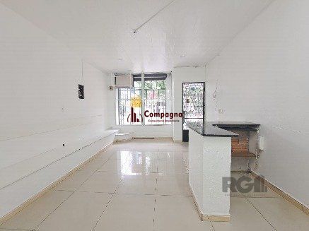 Loja Comercial na Rua Duque de Caxias - Centro Histórico, com 130,00m² privativos,